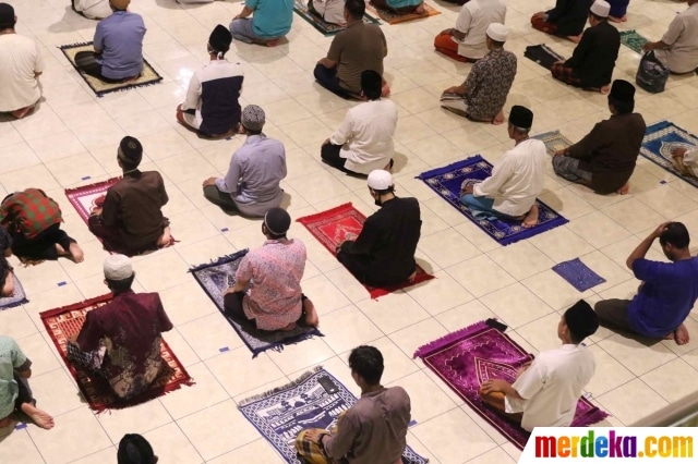 Salat Tarawih Pertama Dengan Penerapan Physical