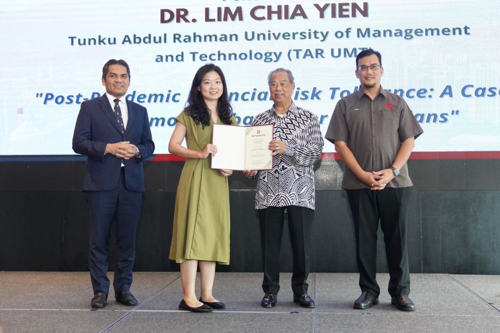 Dr. Lim Chia Yien antara 27 penyelidik yang menerima Geran Penyelidikan Program Pembangunan Dasar MASA (MPDP) 2.0.