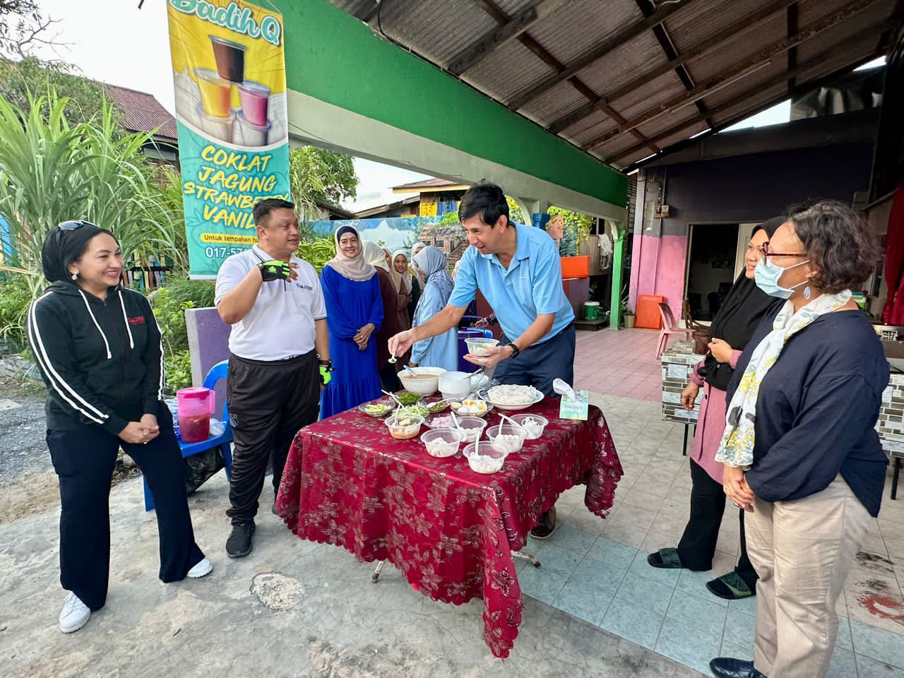 Pesuruhjaya Tinggi Australia “teroka” Keunikan Kampung Warna Warni ...