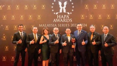 Irmohizam terima anugerah Personaliti Hospitaliti & Pelancongan Terbaik Malaysia Tahun 2023 - 2024