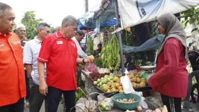 Mohamad Sabu buat lawatan mengejut ke Pasar Borong Kuala Terengganu
