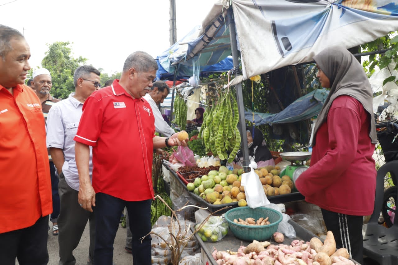 Mohamad Sabu buat lawatan mengejut ke Pasar Borong Kuala Terengganu