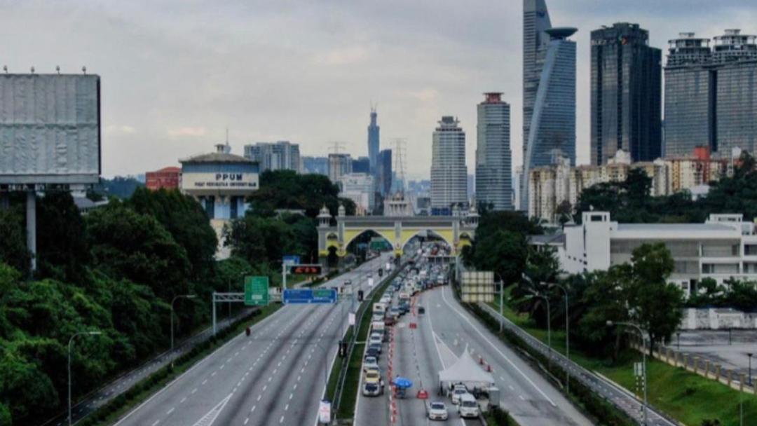 Beberapa jalan di sekitar Kuala Lumpur akan ditutup pada malam ini, sempena perarakan Thaipusam