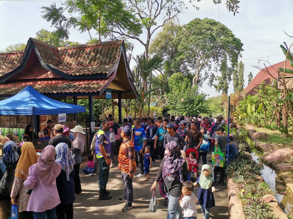 Ribuan pengunjung serbu 10 lokasi pelancongan di Melaka | Suara Merdeka